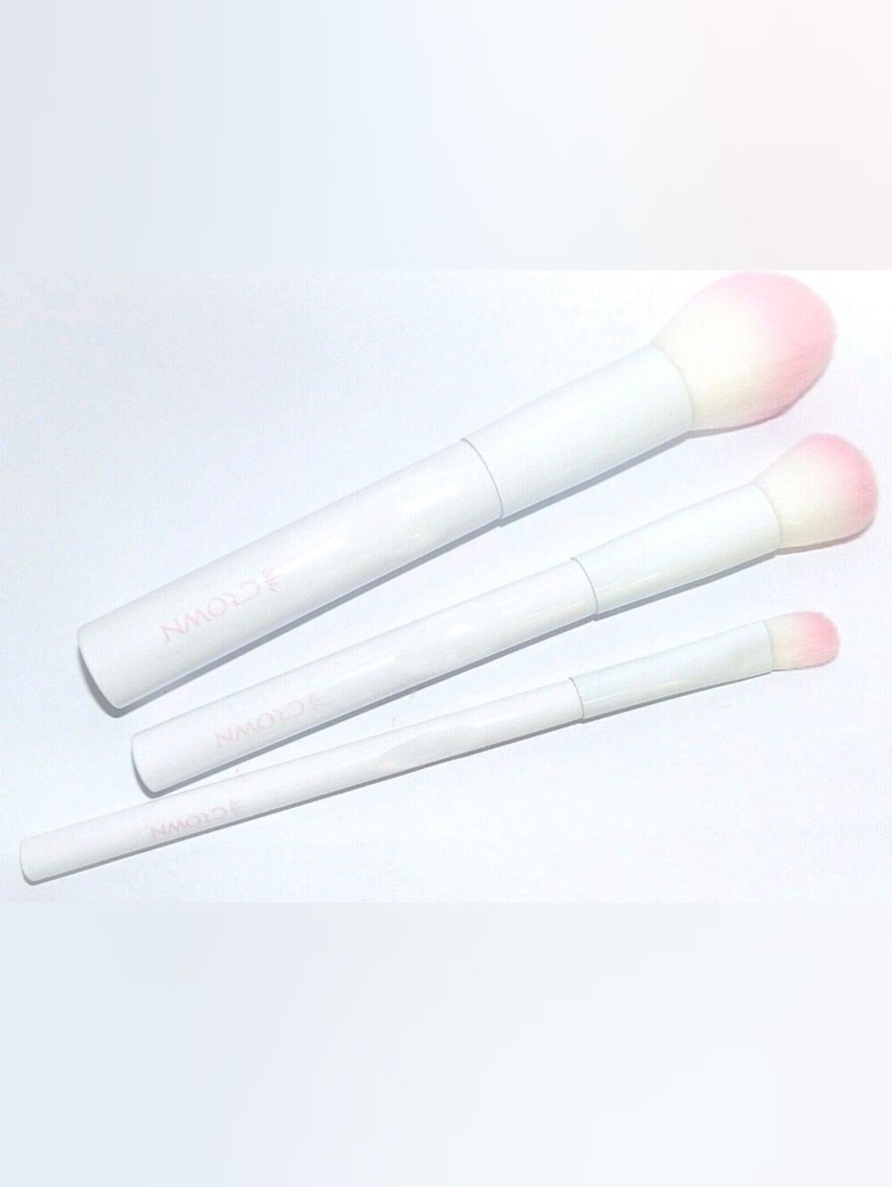 Crown 3 Piece Makeup Brushes Trio White Pink Soft Bristles NEW NIP 💫